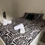 Lovely Rooms En Piso Compartido